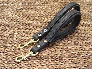 Short leather dog leash  for dog training or for dog owners